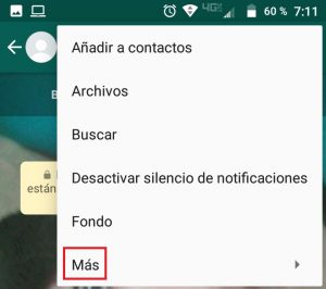 opción más dentro de un chat desconocido en WhatsApp